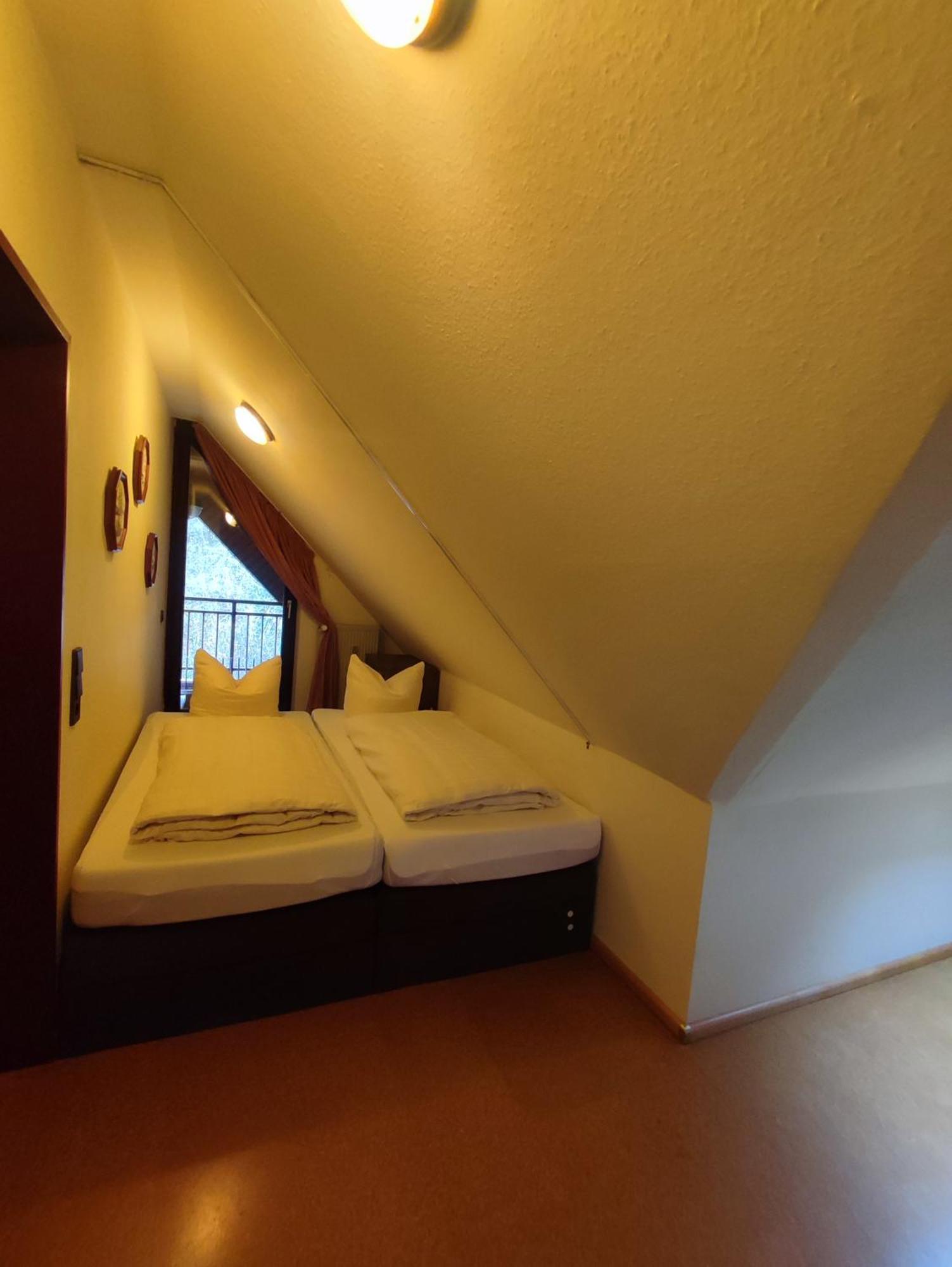 Panorama Oase Ferienwohnung Mit Blick Auf Mosel Und Reichsburg Cochem Eksteriør bilde